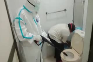 Minister Malladi Krishna Rao Cleans Toilet