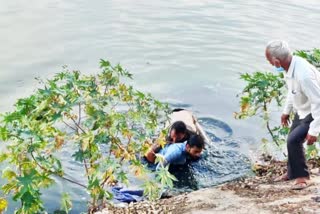 young man attempted suicide in saroor nagar lake