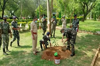 DG reached CRPF camp after the success of Manmaru encounter in chaibasa