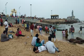 people crowd in tourist place