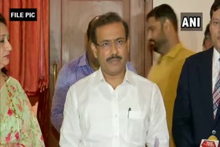 Maharashtra to procure 10 000 vials of Remdesivir drug says Minister Rajesh Tope ആന്റിവൈറല്‍ മരുന്ന് കൊവിഡ്‌ മരുന്ന് റെംഡിസിവിർ ആരോഗ്യമന്ത്രി രാജേഷ് ടോപെ ലോകാരോഗ്യ സംഘടന അമേരിക്കൻ ബയോഫാർമസ്യൂട്ടിക്കൽ കമ്പനി ഗിലെഡ് യു‌എസ്‌എഫ്‌ഡി‌എ ഇയുഎ അടിയന്തര ഉപയോഗ അംഗീകാരം