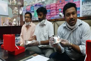 kota-jeweller-prepares-silver-masks-claims-equal-protection-of-n-95