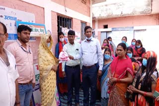 Distribution of hygiene kits among pregnant women in Kaimur