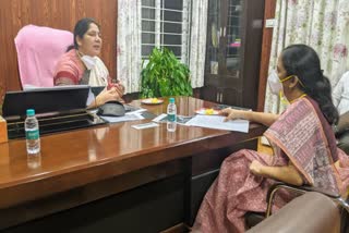 Minister Sathyavathi rathod review meeting on covid 