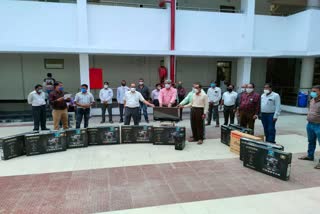 Teachers donate 16 smart TVs in rural areas 