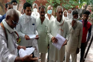 Farmers submitted memorandum