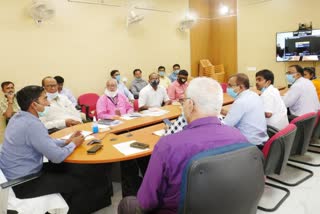 DM shirsat kapil ashok review meeting regarding corona vaccination in Motihari