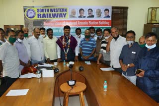 Press Trust members honored MP Raghavendra