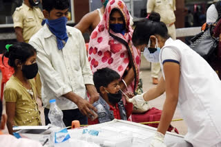 non-availability of hospital beds Bengaluru hospitals bed-blocking Bengaluru covid situation Bengaluru Covid patients Bengaluru unavailability of hospital beds ആശുപത്രിയിലെ കിടക്ക ക്ഷാമം വീടുകളിൽ മരിക്കുന്ന രോഗകൾ കർണാടക കൊവിഡ് ഹോം ഐസോലേഷൻ