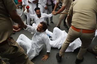 सपा कार्यकर्ता गिरफ्तार.