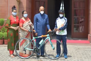 president gift bicycle to reyaz
