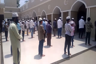 Special prayers in Vaniyambadiya mosques