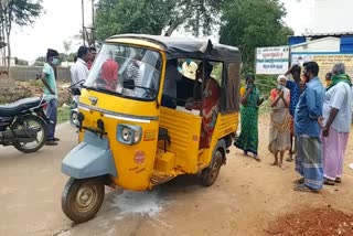 The public sent in the auto as the ambulance did not arrive to pick up the corona patient