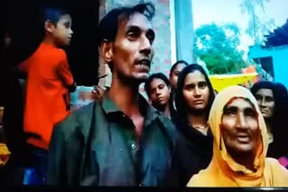 मृतक के परिजन.