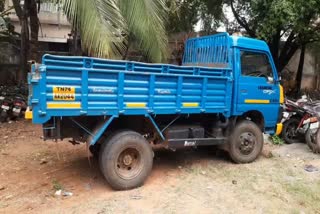 Confiscation of illegally sanded mini truck; Police web for fleeing driver!