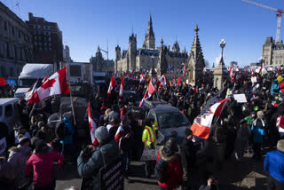 Thousands in Ottawa protest COVID mandates, many rebuked