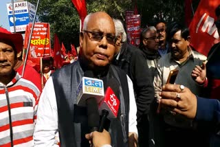 CPI (M) protests against rising cost of corona treatment