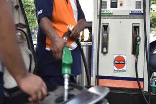 Petrol price hiked Petrol price hiked by 40 paise per litre hike in diesel price fuel price business news Petrol price india Fuel price hike latest news ഇന്ധനവില ഉയർന്നു പെട്രോൾ വില ഡീസൽ വില *