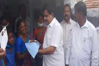 minister-udumalai-radhakrishnan-provide-free-laptopp