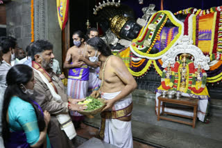 Dk shivakumar visit various temples due to the Vaikuntha Ekadashi