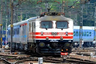 Railway  കർഷക സമരം  നോർത്തേൺ റെയിൽ‌വേ  ന്യൂഡൽഹി  farmers agitation  ട്രെയിനുകൾ റദ്ദാക്കേണ്ട സ്ഥിതി