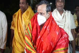 new Chief Secretary of odisha went to puri and took the blessings of the Lord jagannath