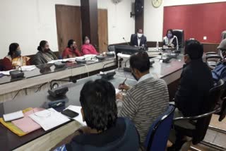 Additional Collector took meeting of fees committee in korba