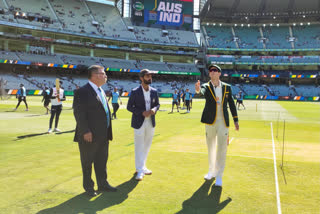 Australia win toss