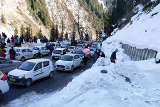 Tourists came to manali  for New Year celebration