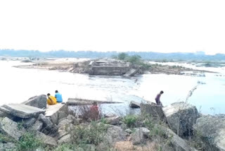 Chengalpattu sugarcane farmers demand restoration of the damaged bridge