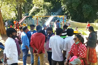 series-holiday-tourists-crowded-at-coonoor-sims-park