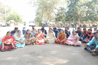 debate-between-collector-and-bjp-between-protests-over-issue-of-farmers-in-dhamtari