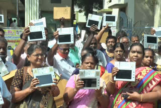 ration shop workers protest