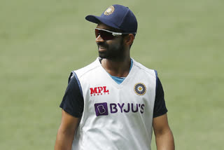 all are praisning test captain ajinkya rahane for his wonderful technics in second test