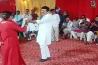 guardian-minister-sanjay-rathore-dance-and-his-wife-in-yavatmal