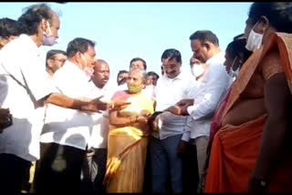 mla siddha reddy shocked with women answer at tanakallu mandal