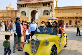 आमेर महल में पर्यटकों की भीड़, Tourist crowd in Amer Mahal