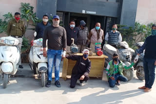 Bindapur police arrested two vicious thieves four scooties recovered