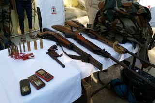 Jharkhand police arrested five Naxals , seize arms and ammunition