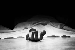 A mother commits suicide along with two children etv bharat news