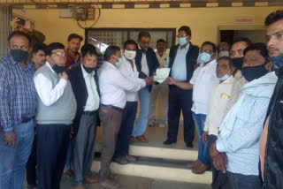 Angry businessmen submit memorandum to SDOP for not caught thief