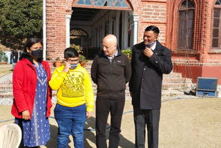 Dehradun traffic SP  met Anupam Kher in Mussoorie