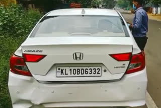 unknown miscreants snatches car  car snatched in coimbatore  coimbatore unknown miscreants news  അജ്ഞാത അക്രമി സംഘം വാർത്ത  കാറും 25 ലക്ഷം രൂപയും തട്ടിയെടുത്തു  മോഷണ വാർത്തകൾ