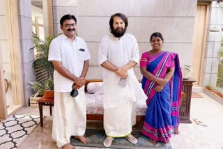 actor mammootty latest photo with kochi mayor anilkumar  നടന്‍ മമ്മൂട്ടി ഫോട്ടോകള്‍  നടന്‍ മമ്മൂട്ടി വാര്‍ത്തകള്‍  മമ്മൂട്ടി  മമ്മൂട്ടി വാര്‍ത്തകള്‍  mammootty latest photo with kochi mayor anilkumar  mammootty latest photo  mammootty latest photo news