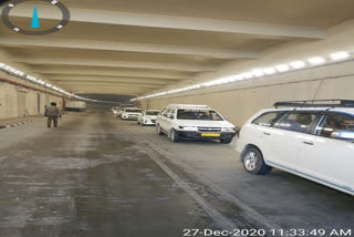 15 held for traffic obstruction  Atal Rohtang tunnel  ovid norm violations inside Atal Rohtang tunnel  Covid norm violations  അടൽ ടണൽ റോഹ്താങ്  15 പേർ പിടിയിൽ  കുളു  ഹിമാചൽ പ്രദേശ്