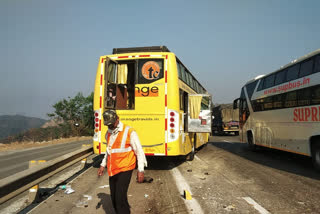 मुंबई- पुणे एक्सप्रेस वे वर खासगी बस आणि ट्रकचा अपघात