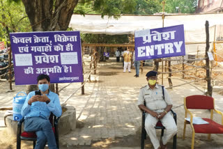 Crowd of people increased in registry office of Raipur