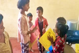 childrens-make-fun-out-of-gram-panchayat-election