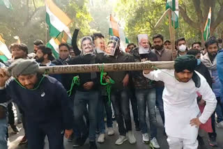 NSUI marches in support of farmers in Delhi