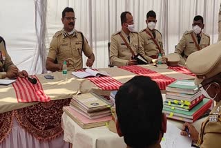 ig Prasanna visits Chandanjira police station